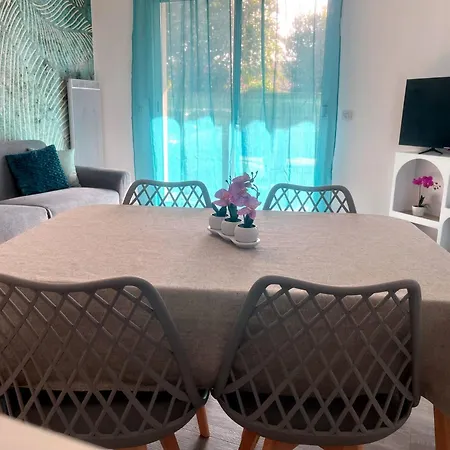 Apartment Appt 2 Chambres, Terrasse, Parking, Linge Inclus