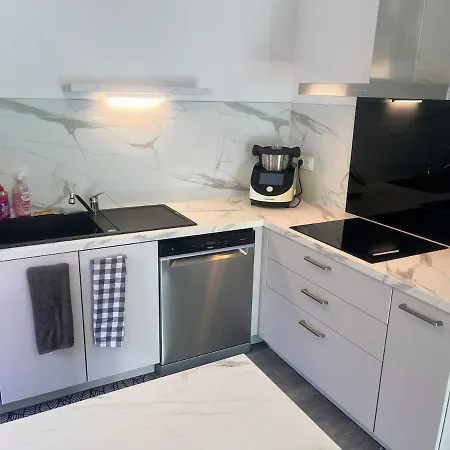 Appt 2 Chambres, Terrasse, Parking, Linge Inclus *